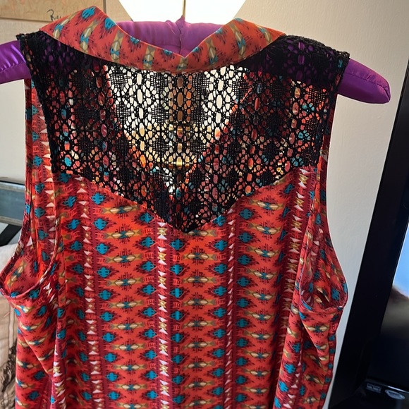 Xhileration sleeveless tunic top. - Picture 2 of 2